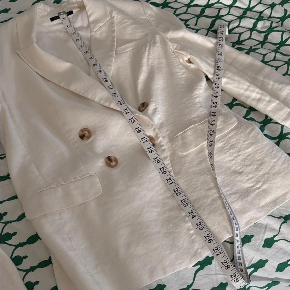 Elie Tahari linen blend Double-Breasted Cream Blazer - Picture 12 of 12